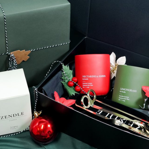 Illuminate the Holidays with Our Christmas Candle Bundle!