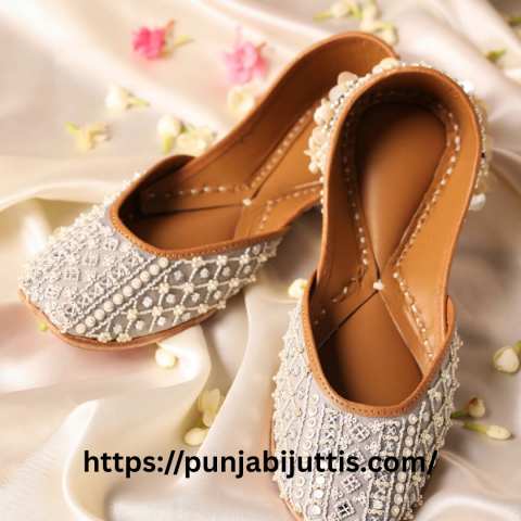 Watch the latest movies easily